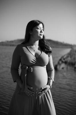 Molly. Maternity shoot on location