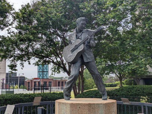 Elvis Presley Statue