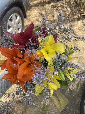 Lilies and Limonium Misty Blue Flower