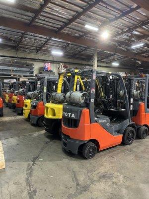 Forklift for rent TOYOTA HYSTER CATERPILLAR NISSAN YALE 2000lbs-16000 lbs