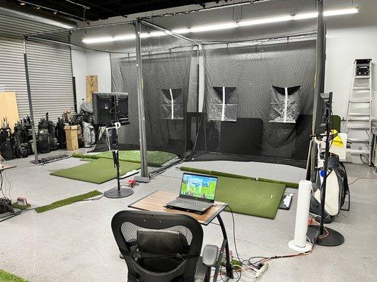 Indoor driving range