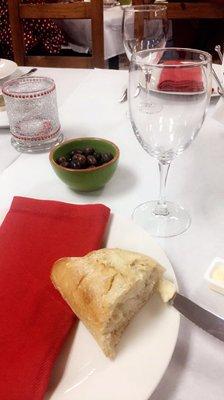 Every table is presented with traditional pre-meal olives and fresh, delicious, warm Portuguese bread