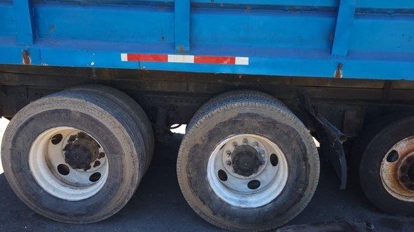 Dump Truck - Wheel Seal Finish - Volvo