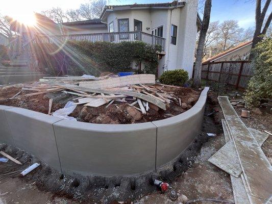 Retaining wall, lawn to go on top