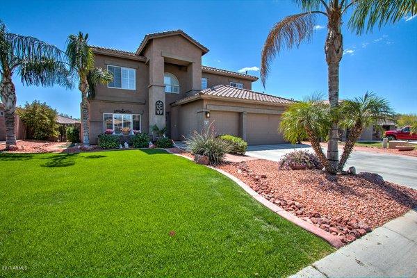 Beautiful home located in Peoria AZ. Our clients love this home & plan on a happy life here :)