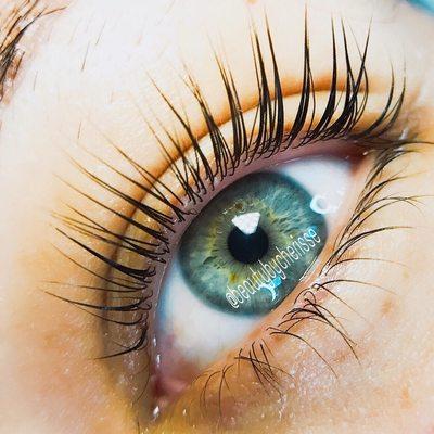 Lash Lift - quick procedure that can last 6-12 weeks. Low Maintanence yet beautiful!