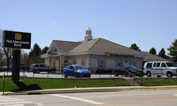 First Merchants Bank on North Salisbury Street in West Lafayette, IN