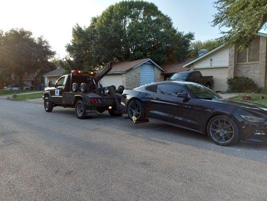 24/7 Towing Service in Bexar County area. 
726-400-5385