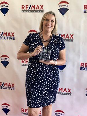 100% RE/MAX award.