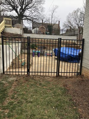 Aluminum 6' high fence as 120 strafford style