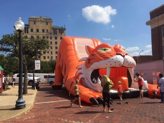 10/14/17. Saturday afternoon. 35th Annual FireAnt Festival. Downtown Marshall, Texas. 90 degrees.