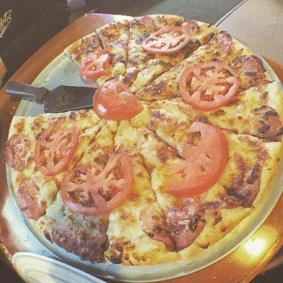 Hawaiian Pizza w/ Tomato Slices