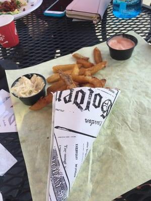 "Small" order of fries with garlic mayo and fry sauce (ketchup + mayo). Simple but delicious! Total came out to $4.30