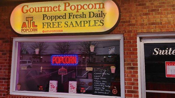 We specialize in Gourmet Popcorn:
Caramel/Cheese Mix, aka, "Chicago mix"
Caramel
Cheese
Kettle Corn and Many Others