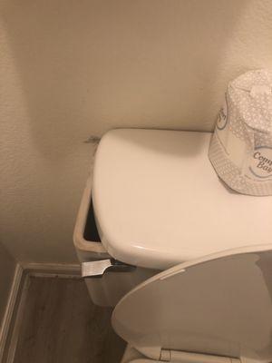 Toilet cover doesn't fit at all