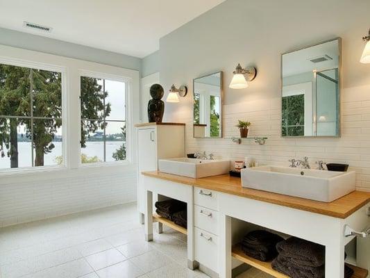 In Seattle, Wilson Tile's uses installation expertise in stone and tile, including bathroom, living room, and kitchen work.