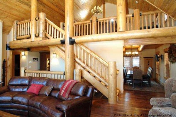 Massive beautiful log work, cedar tongue and groove ceiling 

Our beautiful log cabin is everything I dreamt of ? and more...