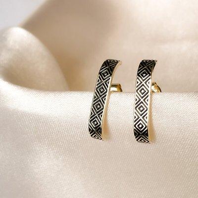 - 14K solid gold
 - size: 25 mm X 4 mm
 - stud placement is at 15mm from the edge of the cuff to accomodate a perfect fit.