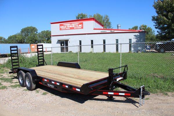 Eagle Trailer Flatbed with removable fenders