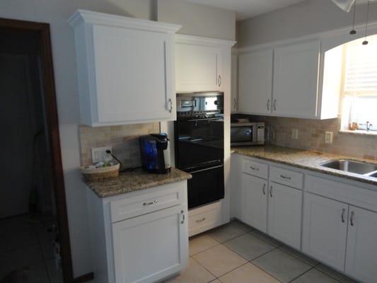 This Northwest Harris County client wanted to transform their 70's built Kitchen into an Updated Country 'Cooks Kitchen'.