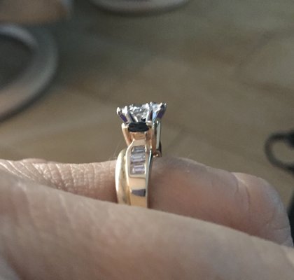 Side view reset diamond in custom setting