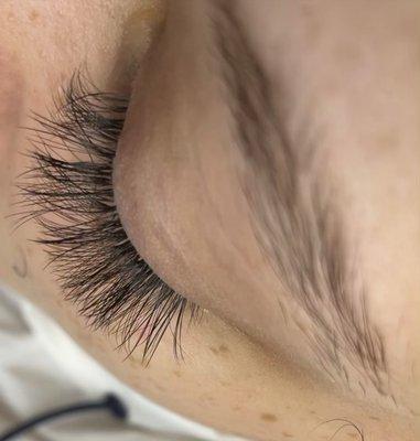 Eyelash Extensions Light Volume!