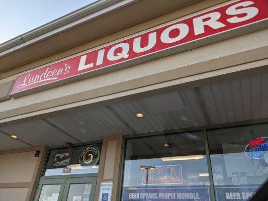 Lundeen's Discount Liquors