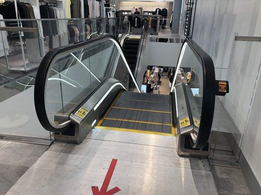 H&M Twelve Oaks Mall Escalators