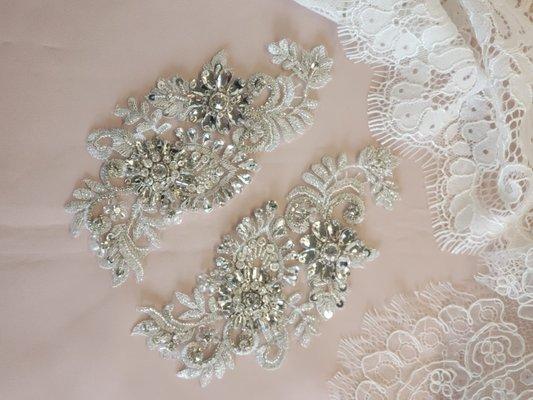 Top quality Rhinestone appliques. 

Ideal for bridal or evening gowns.

More designs available.