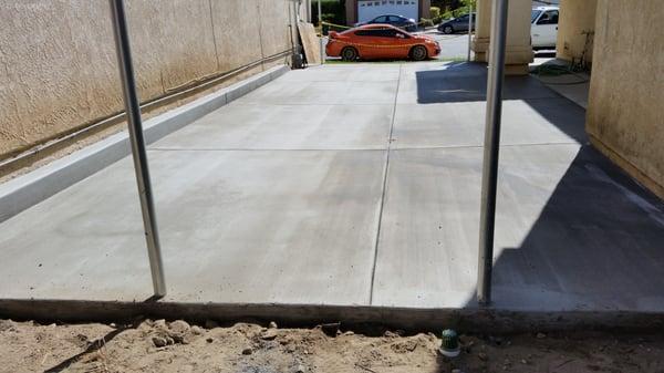 Residential concrete: side yard including curb. Rancho Cucamonga, CA