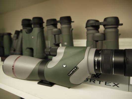 Binoculars & Spotting Scopes