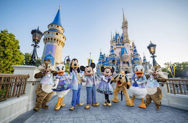 Vive la celebración!  50 años de Disney