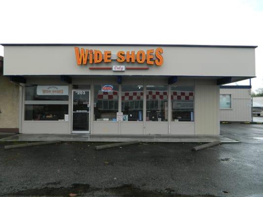 Renton Wide Shoes Only