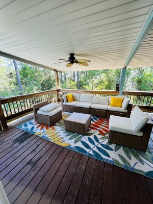 Treehouse cabin patio