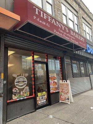 Formerly Tiffany's bakery but now called Gerson bakery and cafe (see sign on window)