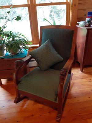 Deb's Upholstery and Repair Service