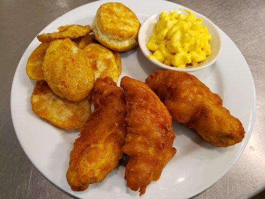 3pc Beer battered tender combo with blazing crispy scalloped potatoes, a biscuit and a side of creamy mac and cheese.