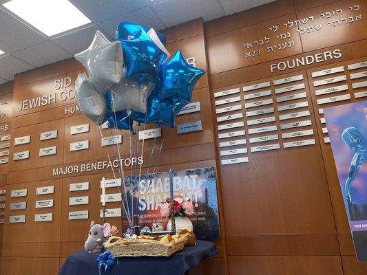 Lobby decorated for Yom Ha-atzmaut 75