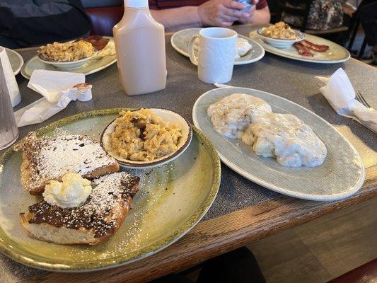 Biscuit and gravy on the side