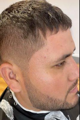 Best hot new barber shop and hair salon in Central Phoenix! Men's cuts, women's cuts, kid's cuts, Eyebrow waxing, hot towel razor shaves!