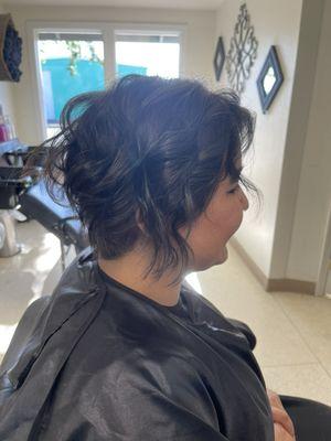 Beautiful undercut with layering on top‍