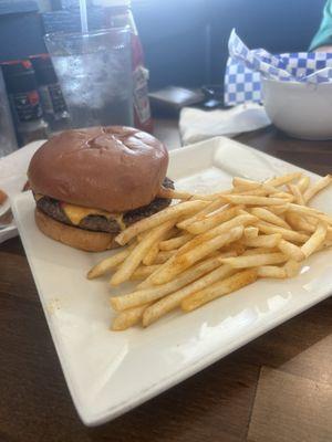 Cheeseburger with shoe lace fries