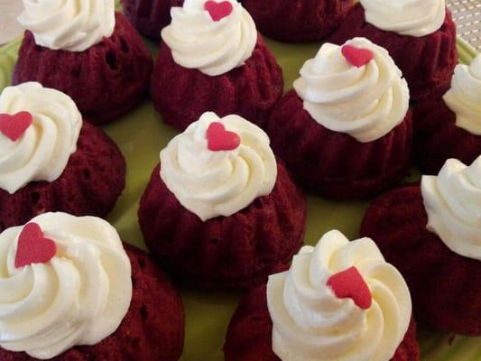 Red velvet Bundt minis for my coworkers... They're going to be so happy