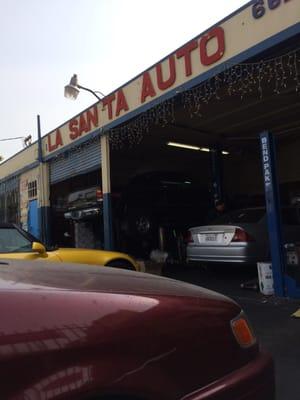 Getting my Toyota Tundra SR5 '01 brakes serviced.