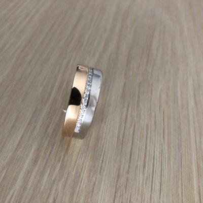 14k Rose gold, 14k gold, SIv2 white diamond men's wedding band