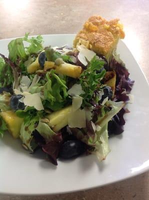 Grilled pineapple and blueberry salad