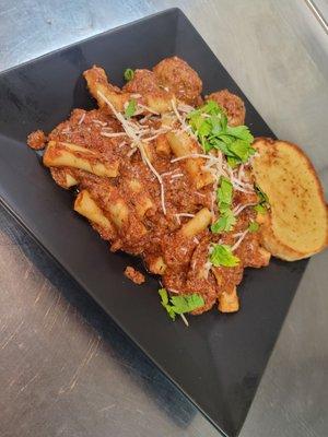 Our enticing Rigatoni and Meatballs is absolutely delicious and filling! Served with a slice of garlic toast cooked to perfection.