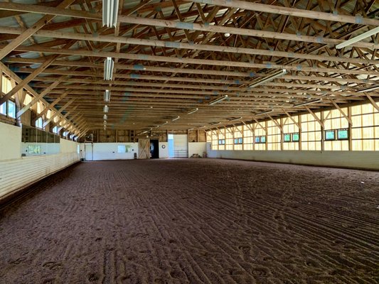 Mirrored indoor arena with climate controlled viewing lounge