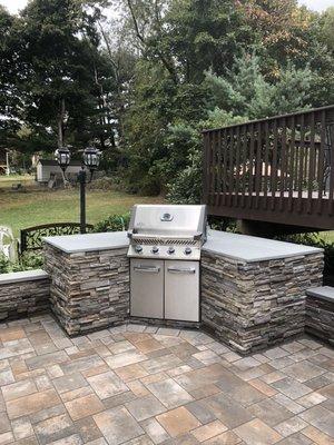 Barbecue with beautiful stone Pro Pavers can make real for you