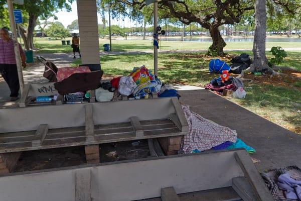 Honolulu City Tour Ala Moana Tour Stop/Homeless housing